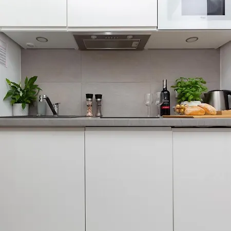 Kasprzaka By Renters *