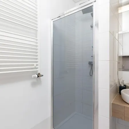 Kasprzaka By Renters *