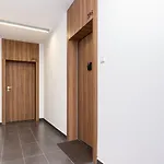 Kasprzaka By Renters Lägenhet *