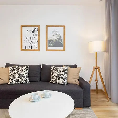 Kasprzaka By Renters * Varšava