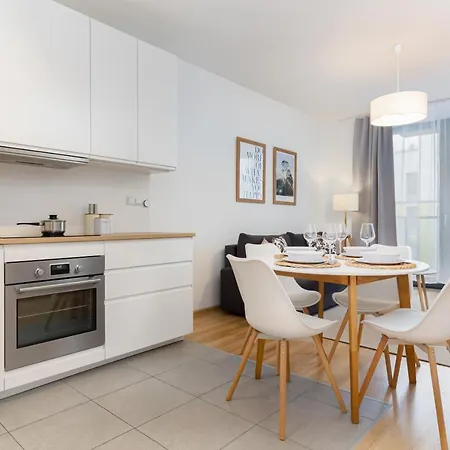 Apartment Kasprzaka By Renters Warschau