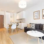 Διαμέρισμα Kasprzaka By Renters Βαρσοβία